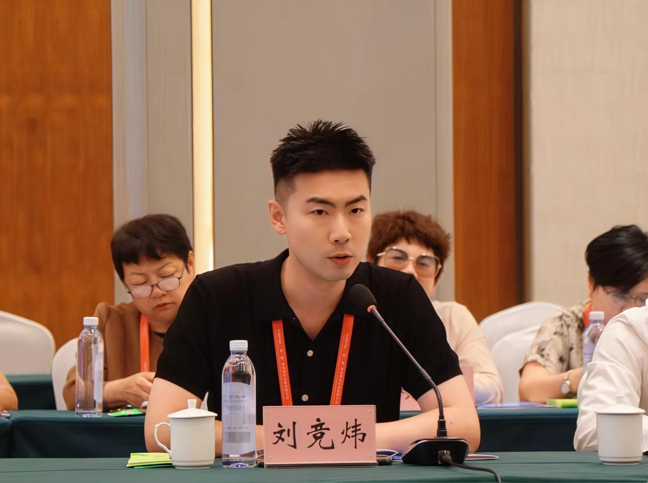侨聚丝路新机遇 日本侨界青年联合代表团赴川渝共话开放合作 现场图片 5