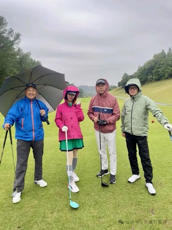 秋雨润绿茵,一杆传深情——2025第八回中日百人友好高尔夫大会“东阳杯”圆满落幕 现场图片 4
